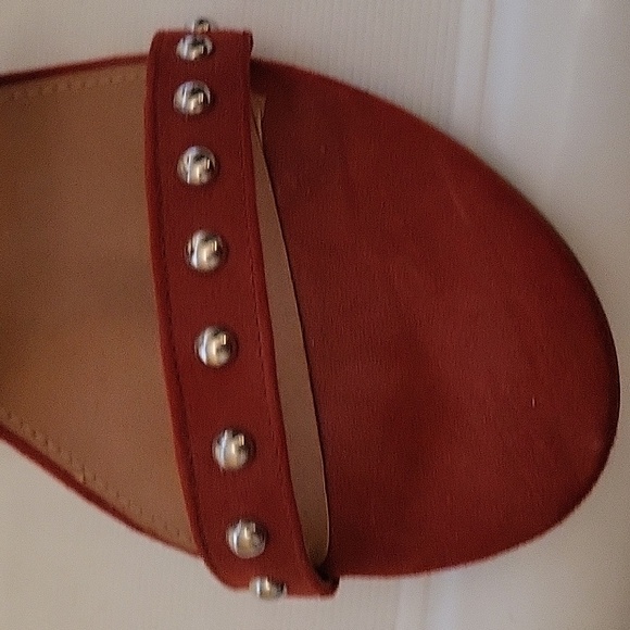 Summer strappy shoe. - Picture 2 of 8